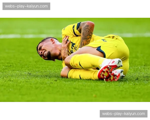 特写：重伤复出后首球，巴萨小将加比进球后泪洒赛场