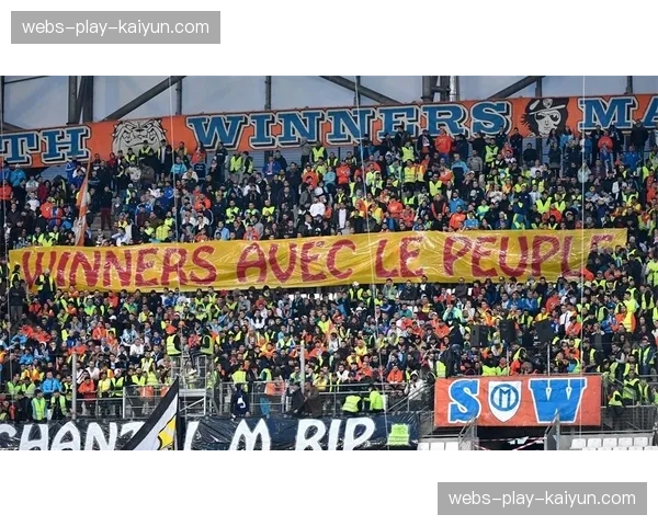 “法国职业足球联盟宣布，下赛季起将试行新的客场球迷接待规范”